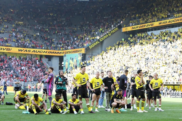 Primul nume mare care pleacă de la Dortmund, după ratarea dramatică a titlului