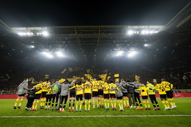 Borussia Dortmund îi oferă o mână de ajutor şi îl transferă! Fotbalistul englez se întoarce pe Signal Iduna Park