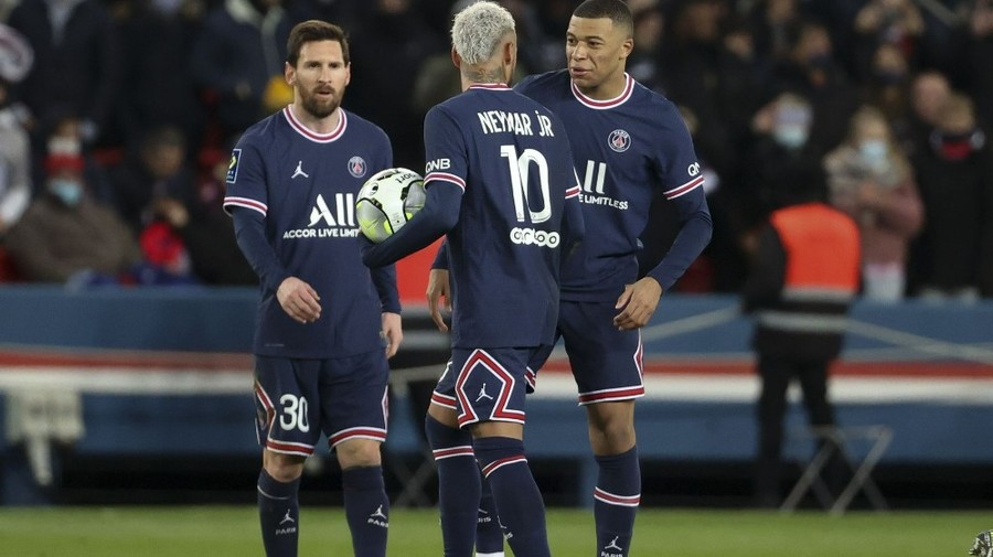 VIDEO | Fanii lui PSG s-au săturat! Doar Mbappe a scăpat de huiduielile suporterilor de pe Parc des Princes. Reacţia lui Pochettino