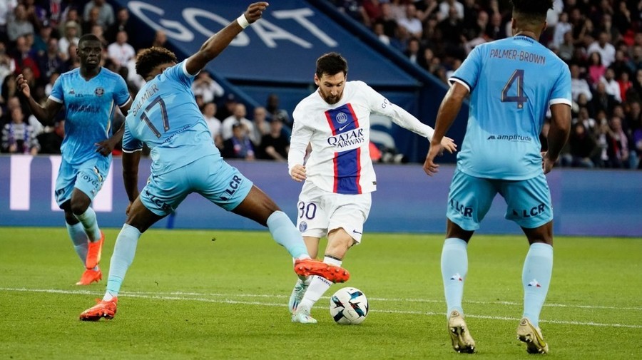 VIDEO ǀ PSG – Troyes 4-3! Lionel Messi a înscris un eurogol şi i-a oferit un assist de geniu lui Neymar. Mbappe a marcat din penalty
