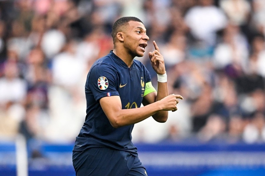PSG a luat o încă o decizie drastică în cazul lui Kylian Mbappe! Starul francez exclus de la antrenamentele primei echipe 