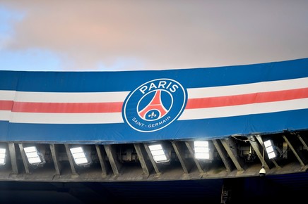 Mai mulţi suporteri care s-au adunat pentru a sărbători anul istoric al PSG au fost reţinuţi după ce au aprins fumigene în Trocadéro
