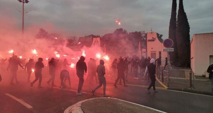 VIDEO | Incidente grave la Marsilia! Fanii lui OM au luat cu asalt baza de antrenament a echipei! Meciul Marseille - Rennes a fost amânat