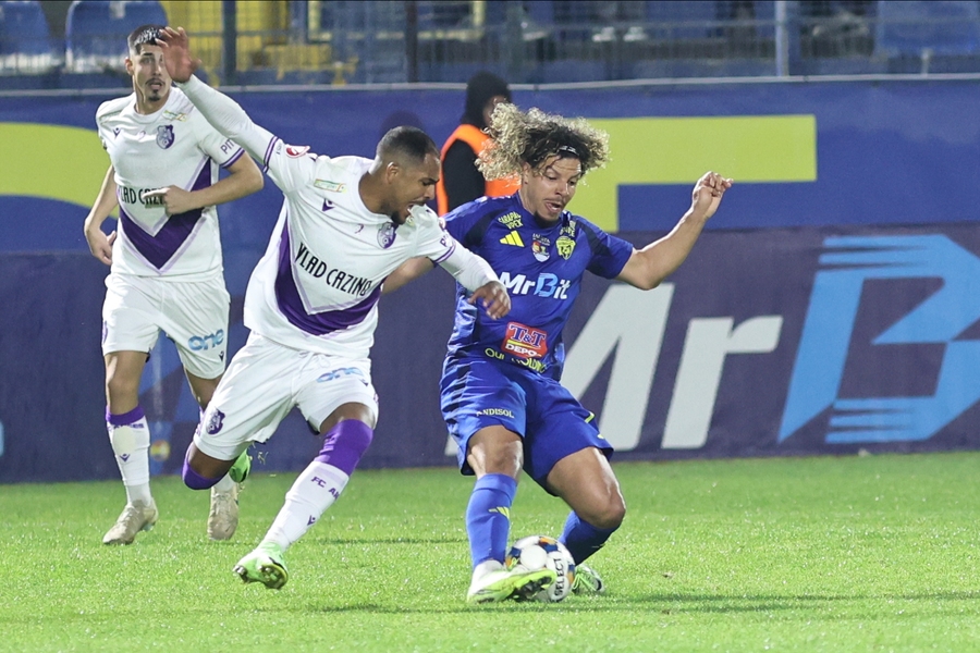 A văzut ce a făcut FC Argeş în meciul cu Unirea Slobozia şi a explodat în direct: „Mi se pare o porcărie de dimensiuni cosmice şi sper din tot sufletul ca data viitoare să îi egaleze” | VIDEO EXCLUSIV