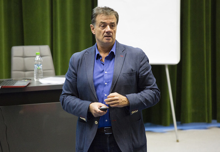 FC Argeş vrea transparenţă totală! Piteştenii au depus cerere prin care solicită convorbirea dintre arbitri la meciul cu Petrolul