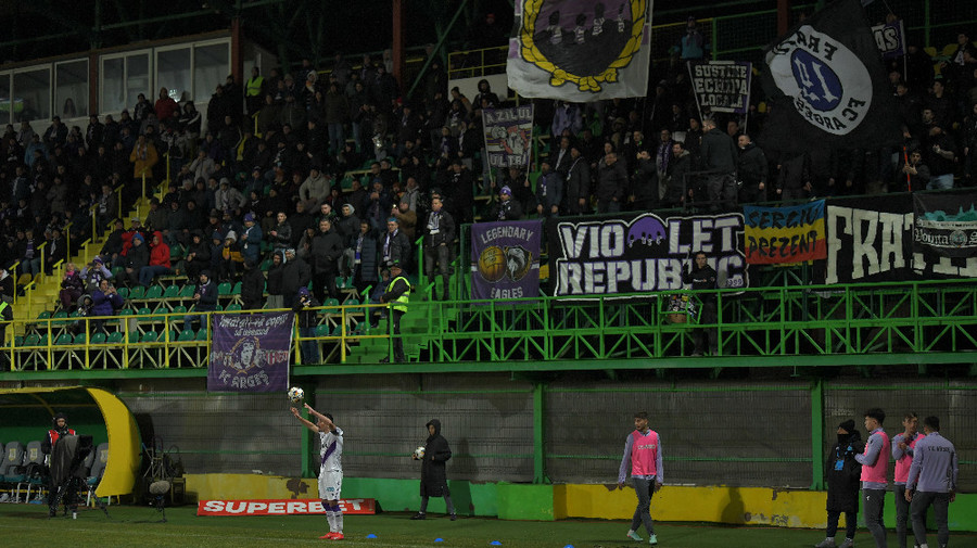 FC Argeş, susţinută de un număr impresionant de fani la Bucureşti contra lui Dinamo! | EXCLUSIV