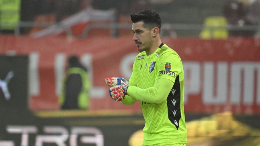 Au pus banii pe masă pentru Cătălin Căbuz! 300.000 de euro pentru portarul de la FC Argeş: "Salariu mai mult decât dublu"