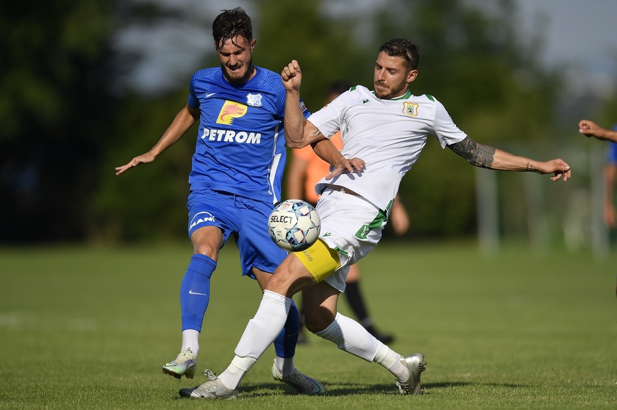 VIDEO | Farul câştigă cu două penalty-uri partida cu CS Mioveni, scor 2-0. Adi Petre, dublă de la 11 metri 