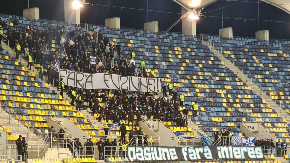 //i0.1616.ro/media/581/3142/38986/21382392/2/fcsb-fcu-craiova-oltenii-au-afisat-un-banner-care-nu-lasa-loc-de-interpretari.jpg