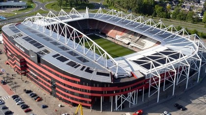 43 de suporteri ai AZ Alkmaar, interzişi pe stadion după incidentele de la meciul cu West Ham