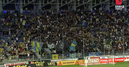 VIDEO | Atmosferă de senzaţie creată de fanii celor de la Petrolul, cu ocazia revenirii în Superliga