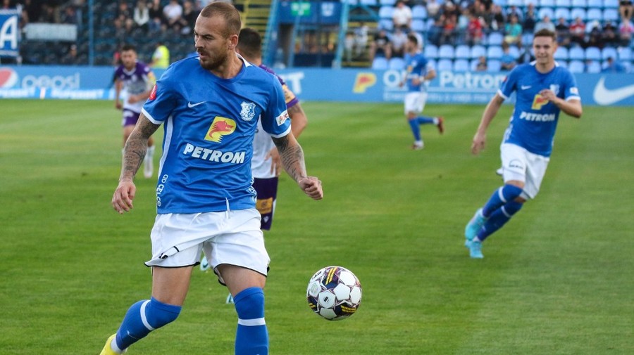 VIDEO ǀ Denis Alibec, one-man show în Petrolul - Farul! Atacantul a făcut un meci mare şi a fost pionul principal în victoria echipei lui Hagi de la Ploieşti, scor 3-1 