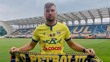 Chică-Roşă a semnat cu Petrolul Ploieşti. El a jucat sezonul trecut la FC Botoşani