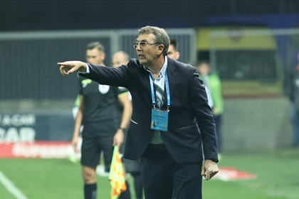 VIDEO | Eugen Neagoe schimbă faţa celor de la Petrolul. ”Este paharaul cam pe jumătate”