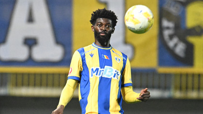 Petrolul îl cedează împrumut pe Jerome Onguene într-un campionat puternic