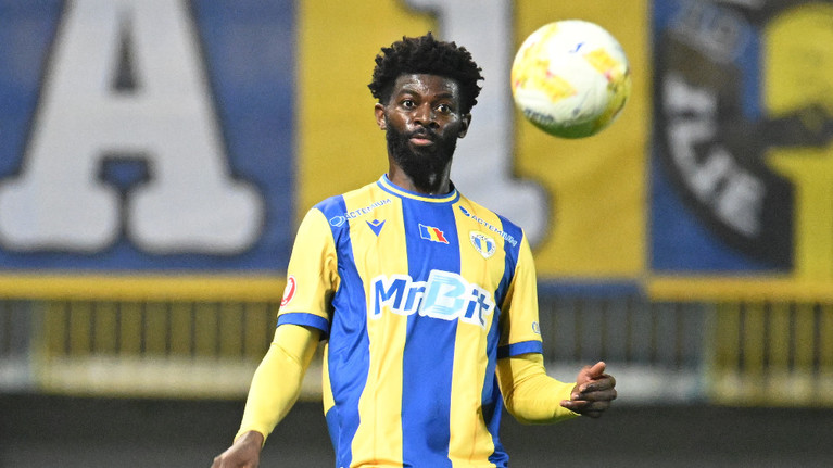 Petrolul îl cedează împrumut pe Jerome Onguene într-un campionat puternic