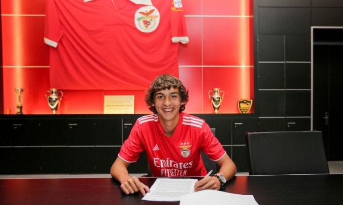 Miguel Constantinescu, cedat de Petrolul la alt club din România. Mijlocaşul s-a format la Benfica