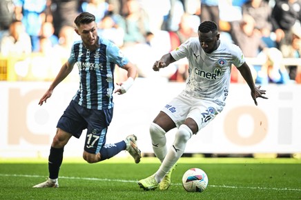 Surpriza zilei! Un atacant cu 9 goluri în 45 de meciuri pentru echipa naţională a semnat în SuperLiga