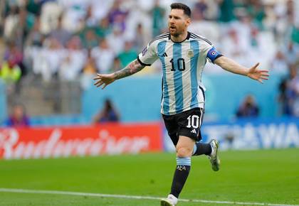 Argentina - Mexic 2-0. Messi a egalat performanţa lui Maradona