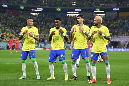 Brazilia – Coreea de Sud 4-1. ”Selecao” trece în paşi de samba în ”sferturile” Cupei Mondiale. Japonia - Croaţia 1-1 (1-3 d.p.). Trupa lui Modric merge mai departe după ce s-a impus la loviturile de departajare