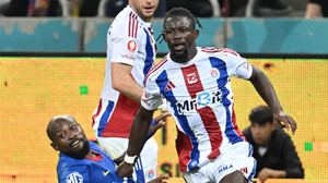 VIDEO | Habib Sylla, acuzaţii de rasism după ce a fost eliminat cu FCSB. ”Nu e normal să numeşti «negru» un tânăr jucător african”