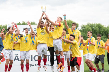 CS Dinamo Bucureşti a câştigat Campionatul Naţional U19 după 2-1 în finala cu CSM Unirea Alba Iulia