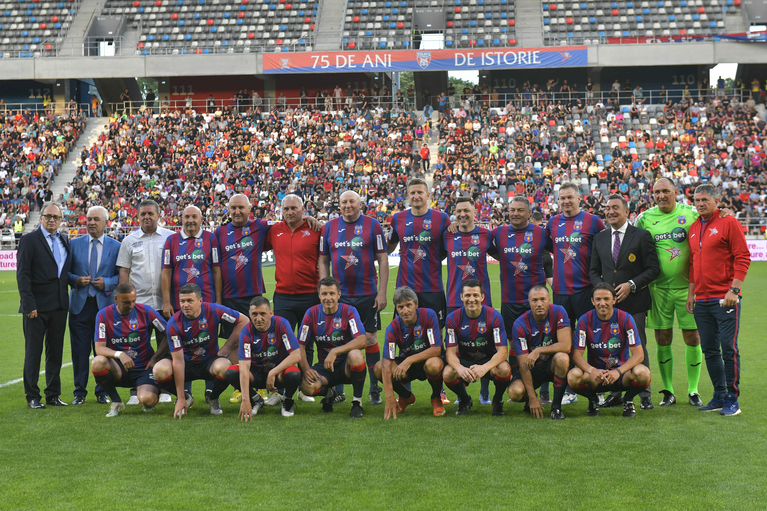 Fostul câştigător al Cupei Campionilor Europeni cu Steaua a pus tunurile pe Mircea Lucescu: „E la o vârstă, poate nu realizează ce spune”