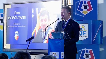 Burleanu, la Gala Fotbalului hunedorean: ”Ce se întâmplă la Hunedoara este o poveste de succes”
