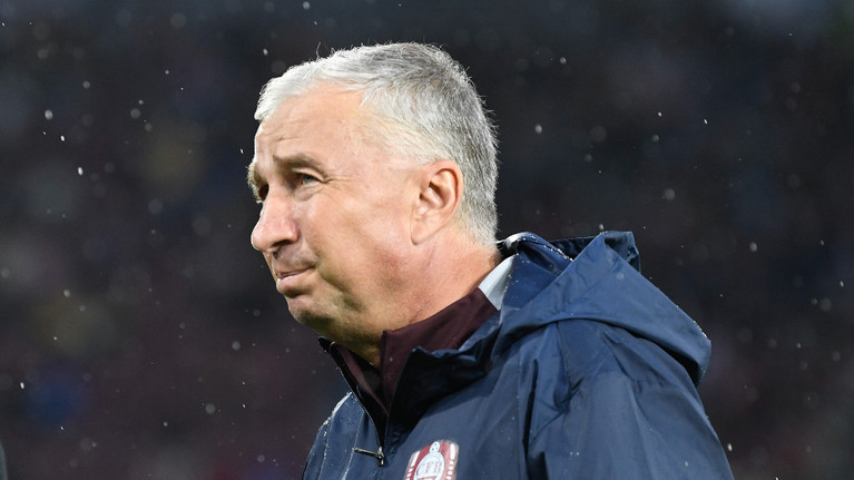 Dan Petrescu, operat de urgenţă!

