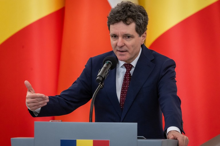 Nicuşor Dan, mesaj de condoleanţe în urma decesului fostului selecţioner Mircea Lucescu: „Lasă exemplul unei vieţi dedicate pasiunii pentru fotbal”