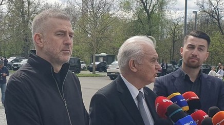 Edi Iordănescu a venit alături de tatăl său să îşi ia rămas bun de la Mircea Lucescu: "Este efectiv la pământ"