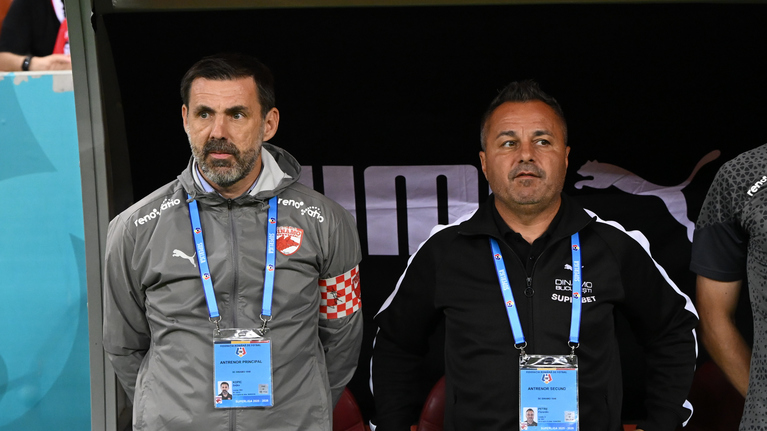 „Dureros. Tot ceea ce a făcut va rămâne şi ne va inspira”! Florentin Petre i-a adus un ultim omagiu lui Mircea Lucescu şi a povestit cea mai frumoasă urare primită de la fostul selecţioner al României | VIDEO EXCLUSIV 