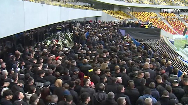 Număr record de persoane care au trecut prin faţa sicriului lui Mircea Lucescu de pe Arena Naţională! | VIDEO EXCLUSIV