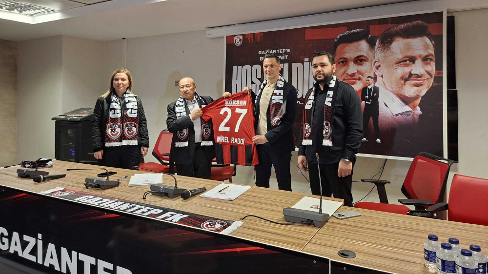 VIDEO | Rădoi s-a apucat de treabă la Gaziantep. Mesaj pentru FCSB şi Gigi Becali


