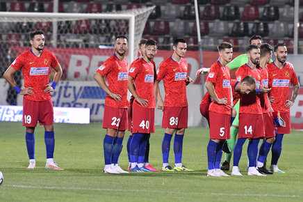 Jucătorul în care FCSB şi-a pus mari speranţe a anunţat că a vrut să se retragă după ce a fost schimbat