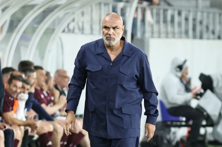 ”Viaţa ne poate purta pe anumite drumuri”. Cosmin Olăroiu, dispus să revină în fotbalul românesc