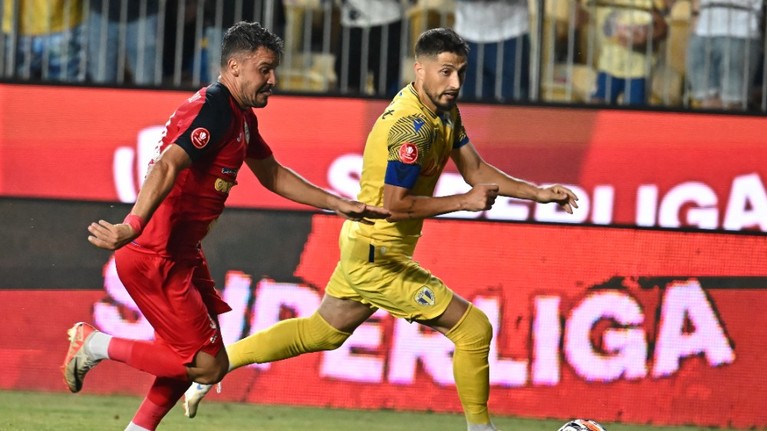 Constantin Budescu şi Gicu Grozav, transferaţi la pachet! Experimentaţii fotbalişti semnează şi se vor bate la promovare