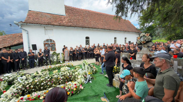 Gabi Mureşan a fost condus astăzi pe ultimul drum! Un fost coleg de la CFR, sfâşiat de durere. Locul de veci este dedicat fotbalului