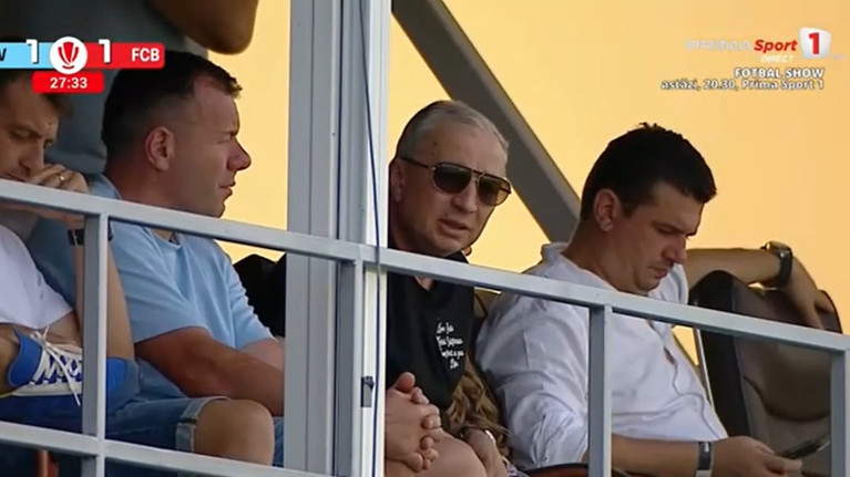 Dan Petrescu, pentru prima dată pe stadion după un an! Prezent la primul meci din noua ediţie a Superligii | VIDEO