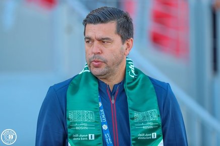 Probleme pentru Cosmin Contra în Arabia Saudită! Antrenorul ar fi fost dat afară la mai puţin de o lună de la instalare