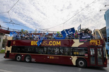 Super Bowl, finala Ligii Naţionale de Fotbal American, are loc duminică! New England Patriots înfruntă Seattle Seahawks pentru trofeul Vince Lombardi 