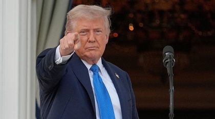 Jucătorii echipei LA Dodgers au vizitat Casa Albă şi i-au oferit preşedintelui Trump un inel de campion al World Series
