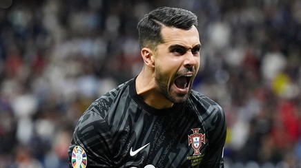 Eroul Portugaliei din meciul cu Slovenia a explicat cum a reuşit să apere trei lovituri de la 11 metri