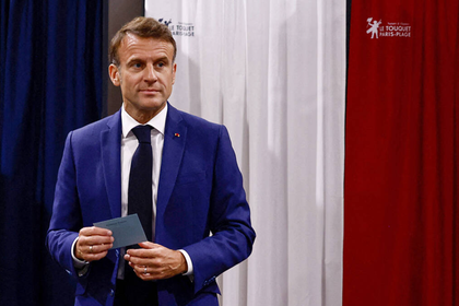 Emmanuel Macron va vizita Satul Olimpic