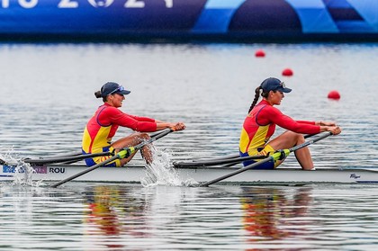 Revenire fabuloasă pe ultimii metri pentru Ancuţa Bodnar şi Simona Radiş. Fetele noastre merg în finala olimpică de dublu vâsle