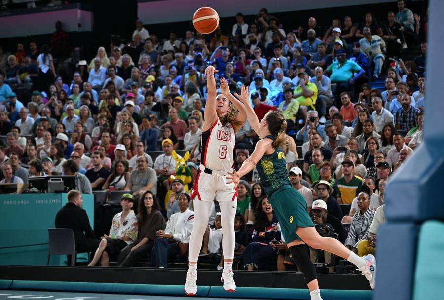 Sabrina Ionescu va lupta pentru medalia de aur! Baschetbalista, eficientă în duelul din semifinale