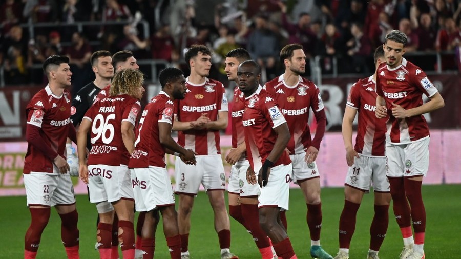OFICIAL | Fostul jucător de la Rapid a revenit în SuperLiga şi a bătut palma cu revelaţia sezonului: „Bine ai venit”