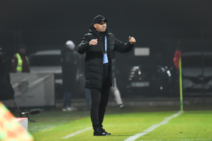 VIDEO | Robert Ilyes s-a supărat pe un jucător! ”Nu-mi place să mă joc cu munca echipei”