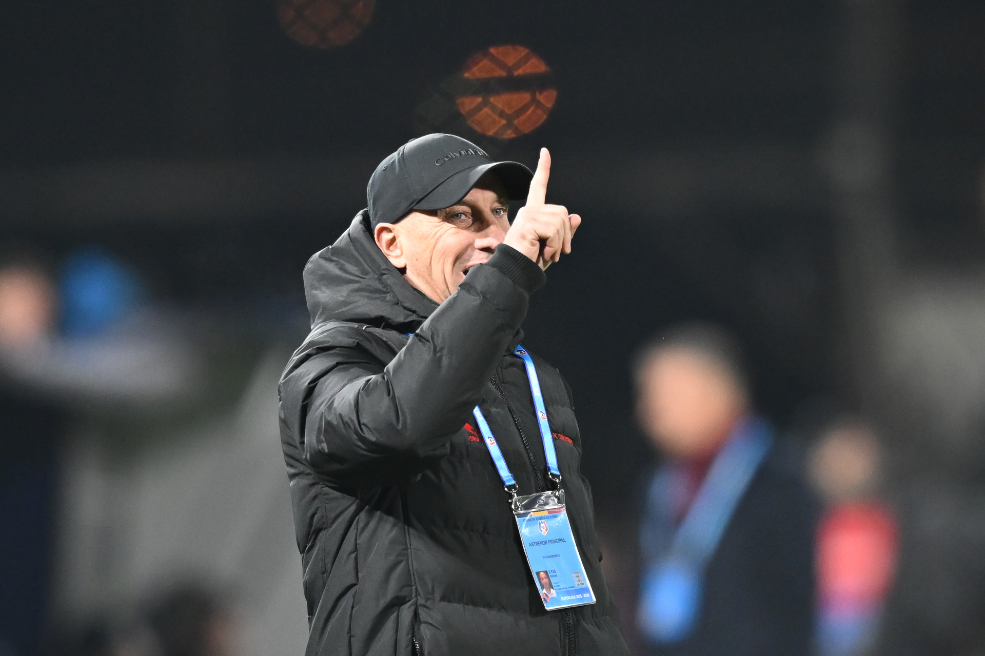 VIDEO | Robert Ilyes nu s-a mai abţinut după un nou eşec! Reacţie tăioasă a antrenorului de la Csikszereda: „Nu-mi vine să cred!”