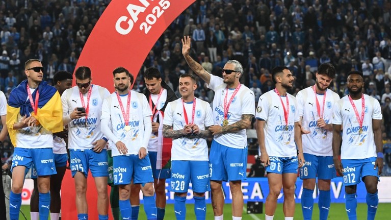 Totul este oficial! Craiova se desparte de unul dintre cei mai experimentaţi fotbalişti din lot: "Pleacă" | EXCLUSIV